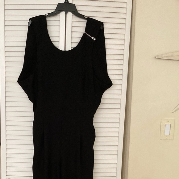 Banana Republic Black Open Back Jumpsuit - Picture 4 of 10